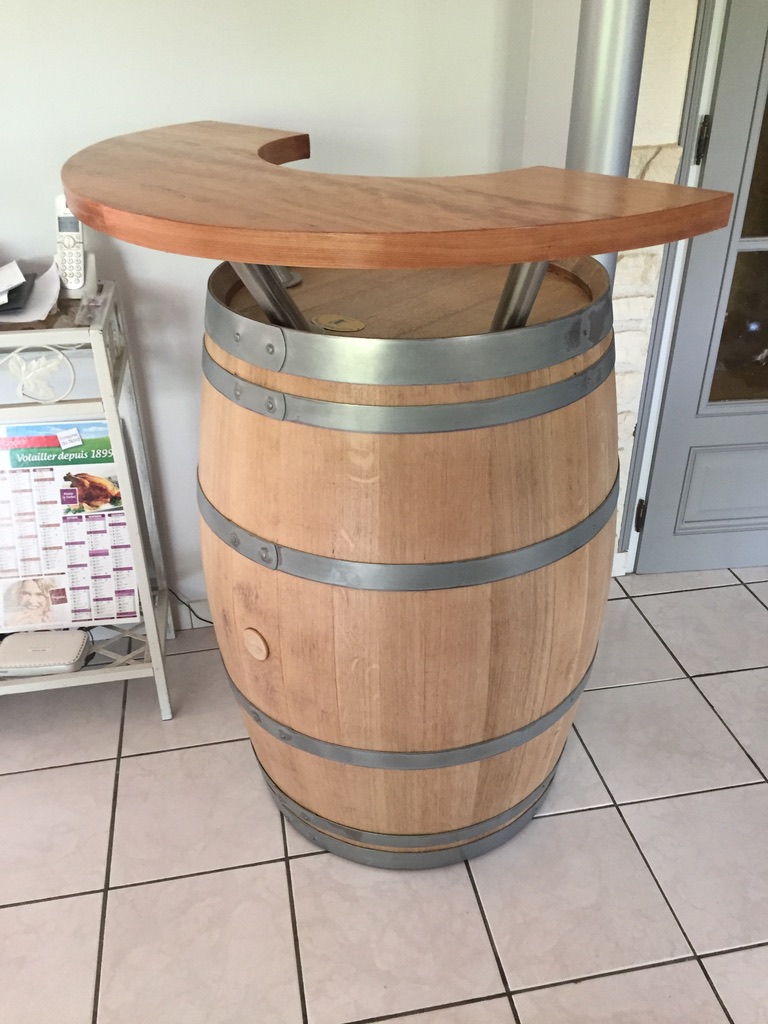 Transformation d'un tonneau en bar