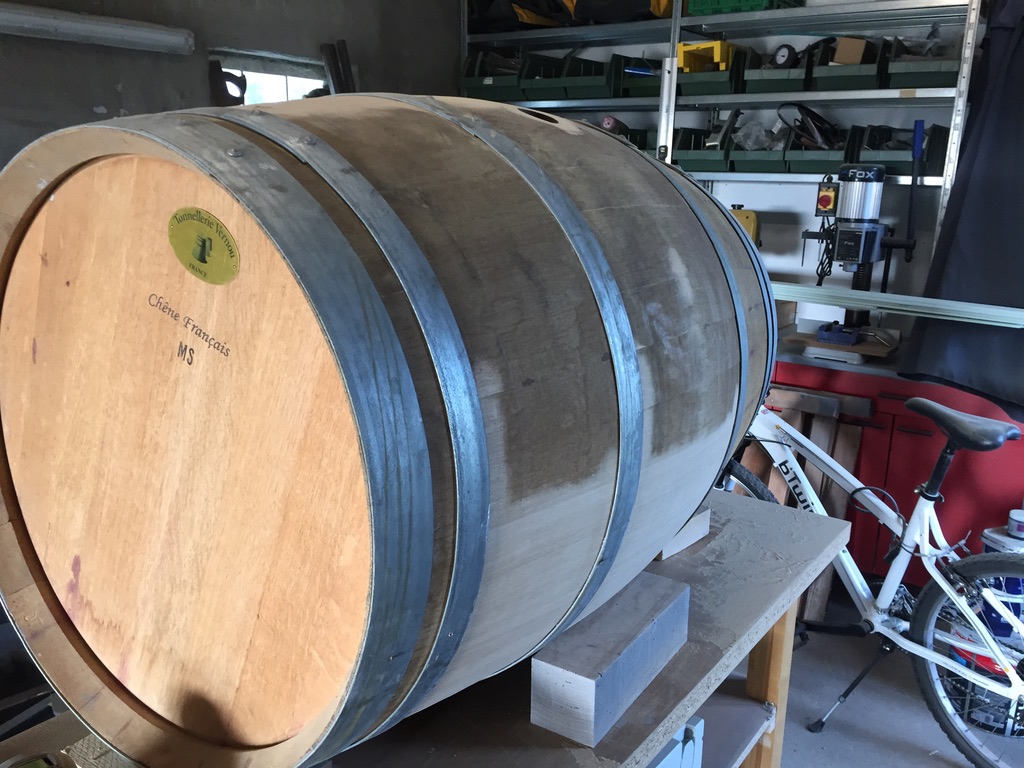 Transformation d'un tonneau en bar